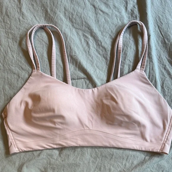 Lululemon Like a Cloud sports bra - Picture 2 of 3